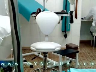 Orgasme on gyno chair